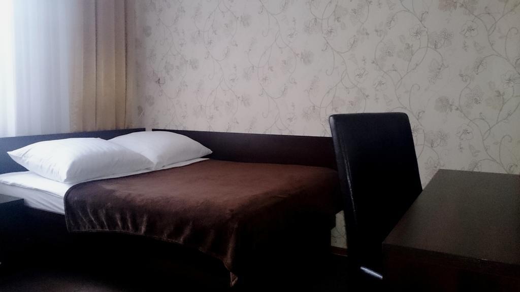 Park Na Wojskiego Bed & Breakfast Marki  Room photo