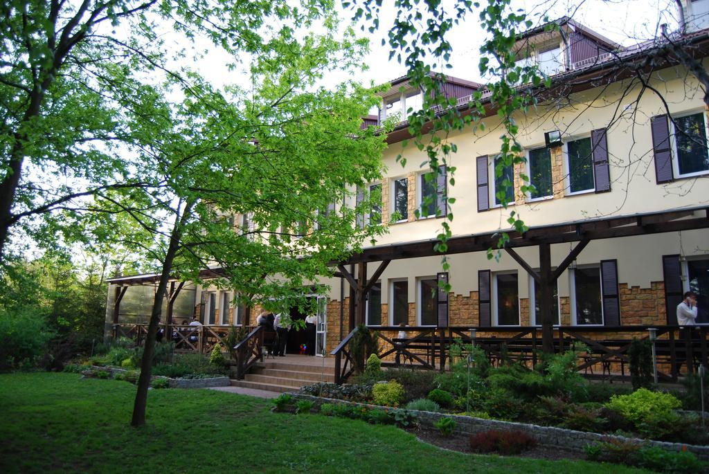 Park Na Wojskiego Bed & Breakfast Marki  Exterior photo